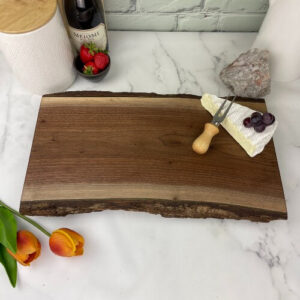Walnut charcuterie board for engraving